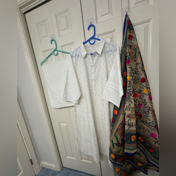 The Unbranded Brand Other - Sale‼️White Salwaar Kameez with elegant Kalamkari Dupatta in size 26”